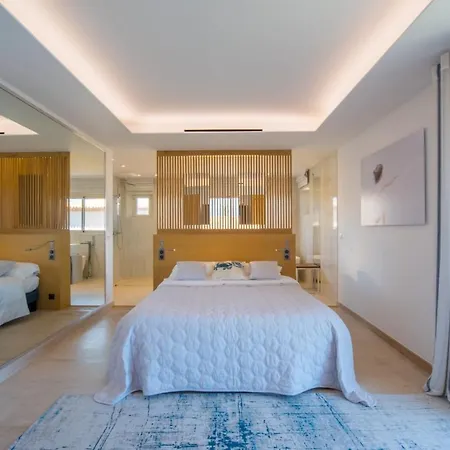 With Helipad, Sauna And Infinity Pool סן טרופז