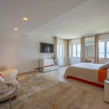 וילה With Helipad, Sauna And Infinity Pool *