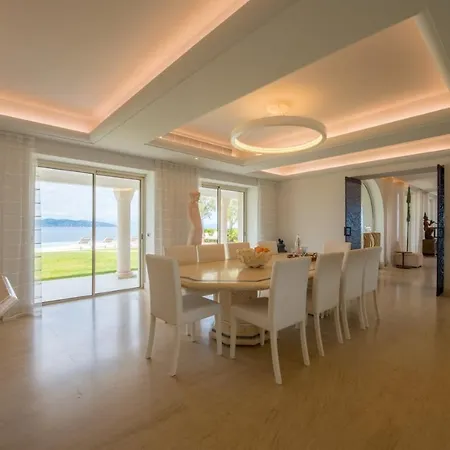 וילה With Helipad, Sauna And Infinity Pool